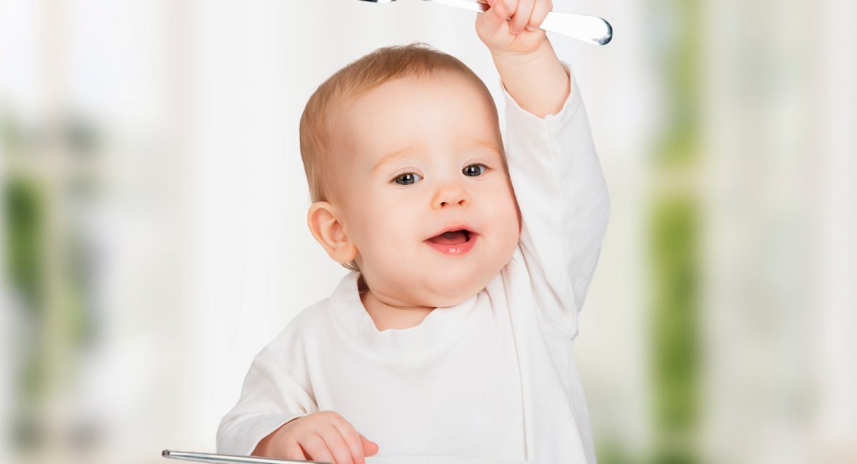 Svezzamento: a tavola con mamma e papà